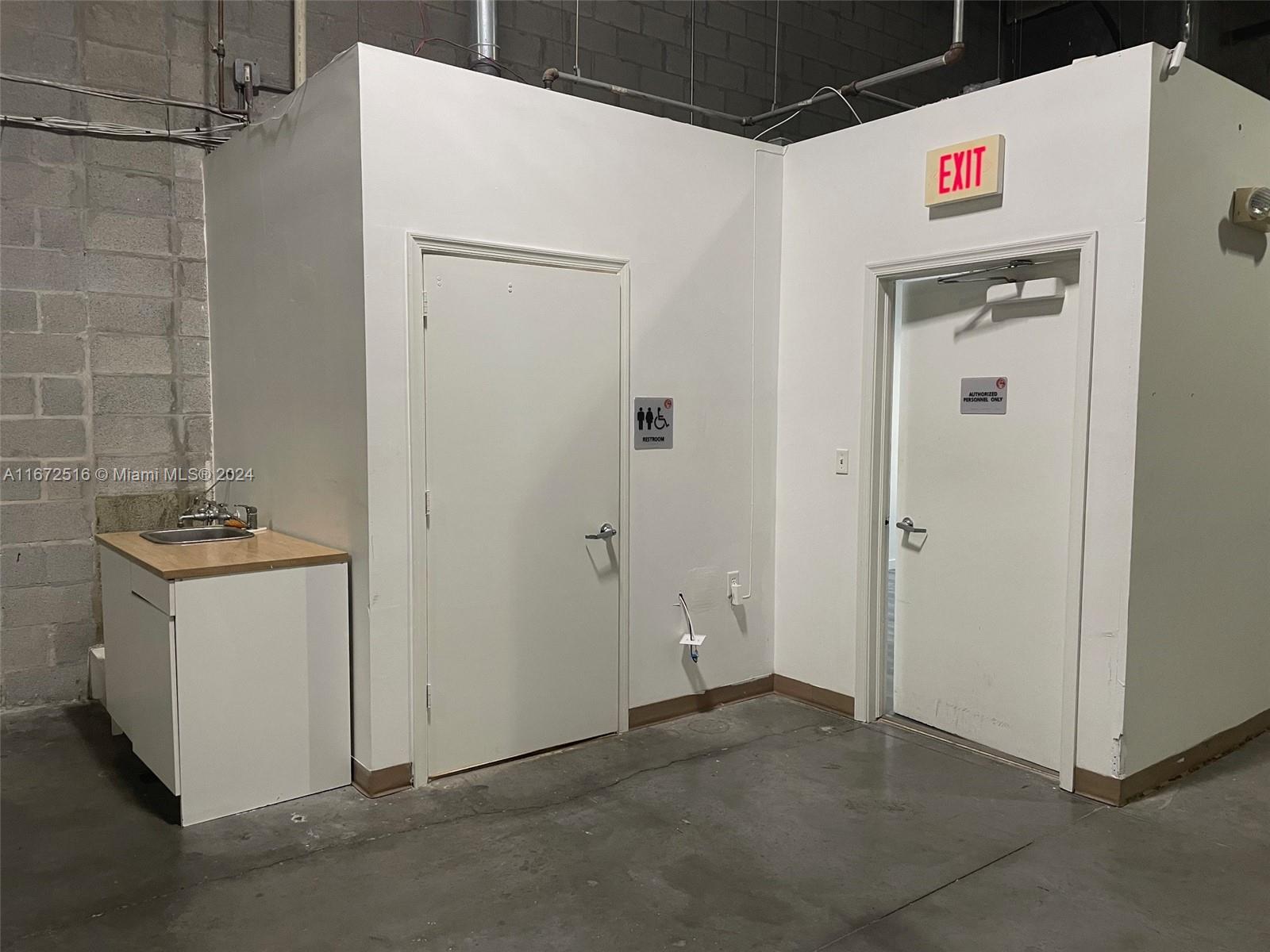 Commercial Property Warehouse/Office